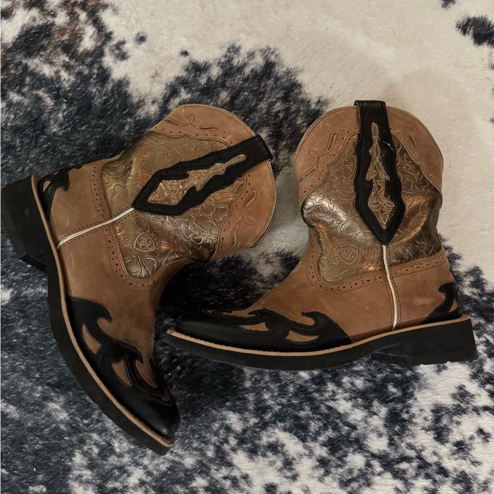 ARIAT Fatbaby Brown, Black, and Gold Western Boots